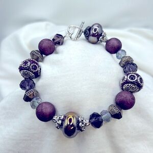 Handmade Bead Bracelet Heart and Bar clasp - 8”